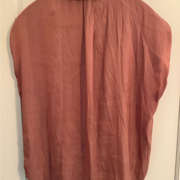 Beautiful orange button down - Picture 3 of 3